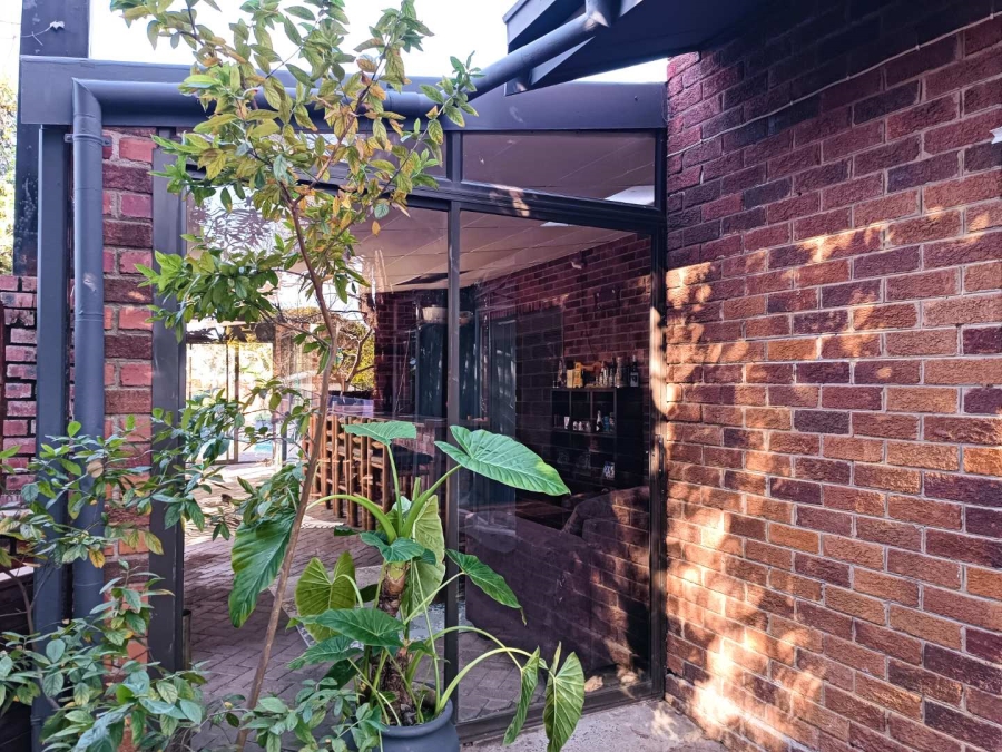 4 Bedroom Property for Sale in Langenhovenpark Free State